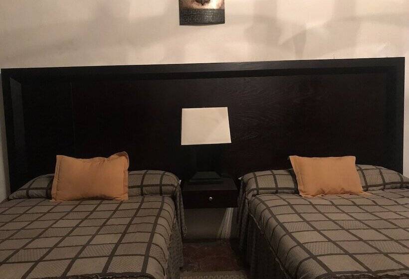 هتل Ruinas Del Real