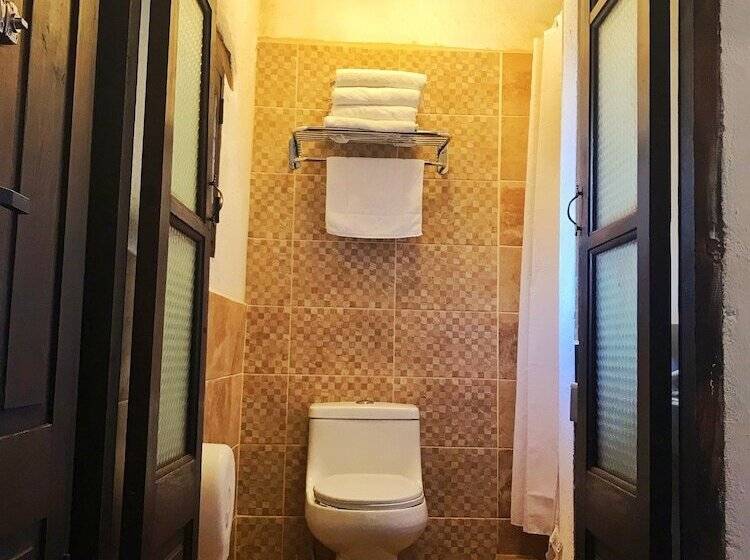 هتل Ruinas Del Real