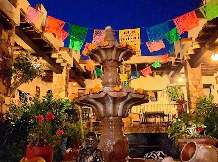 هتل Ruinas Del Real