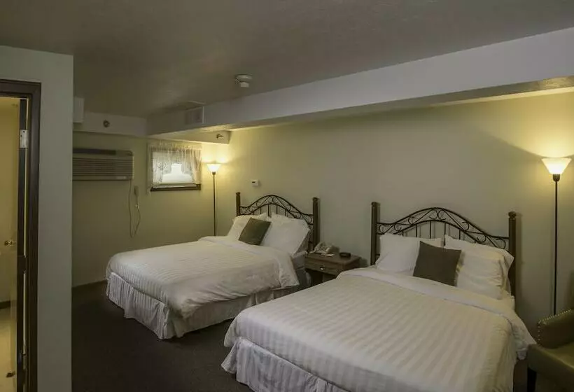 Hotelli Sugarcreek Village Inn