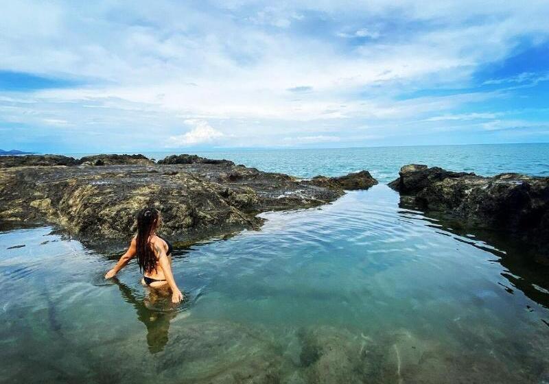 هتل Sunshine Sanctuary