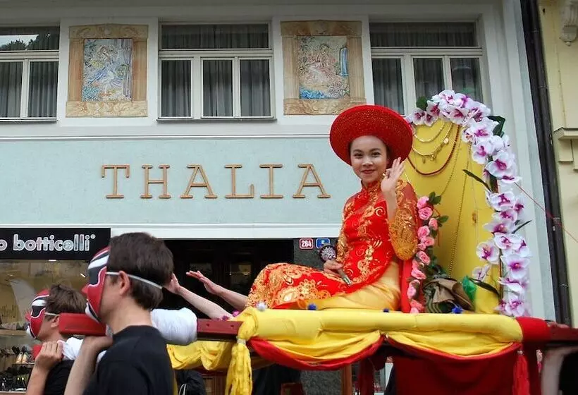 هتل Thalia