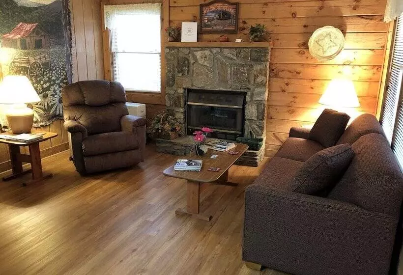 Misty Creek Log Cabins