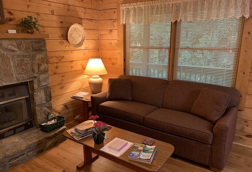 Misty Creek Log Cabins