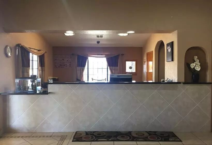 Motelli Royal Inn Pearsall