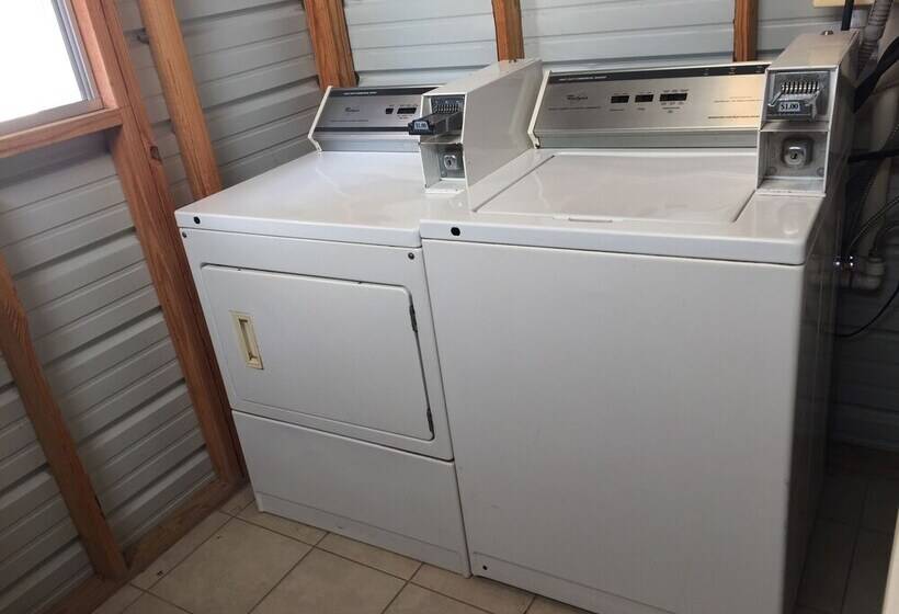 Мотель Royal Inn Pearsall