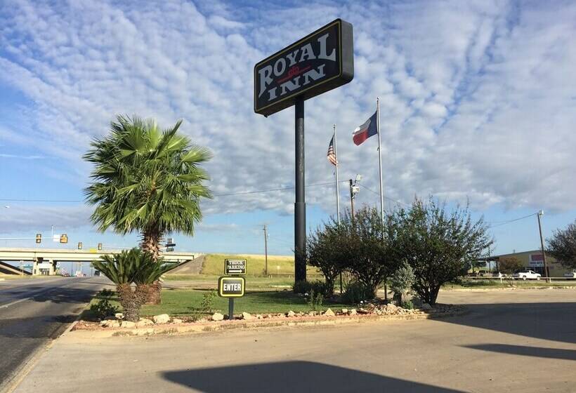 Мотель Royal Inn Pearsall