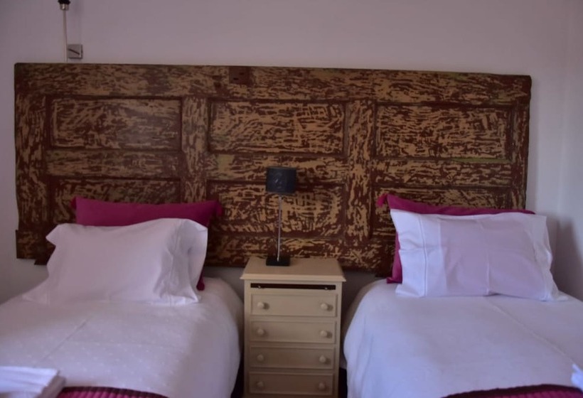 بنسيون Casas Do Adro