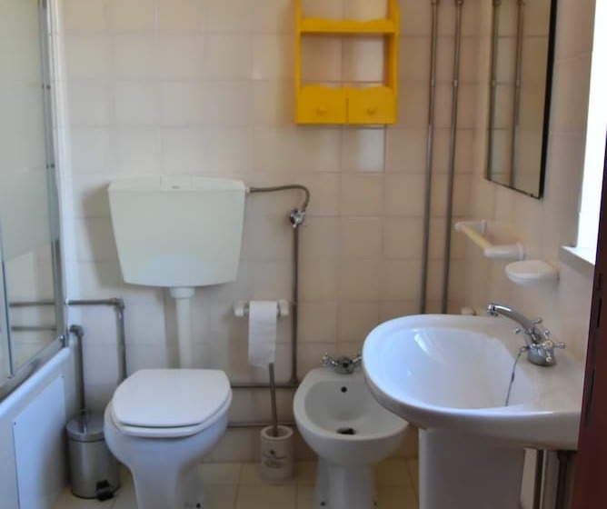 بنسيون Casas Do Adro