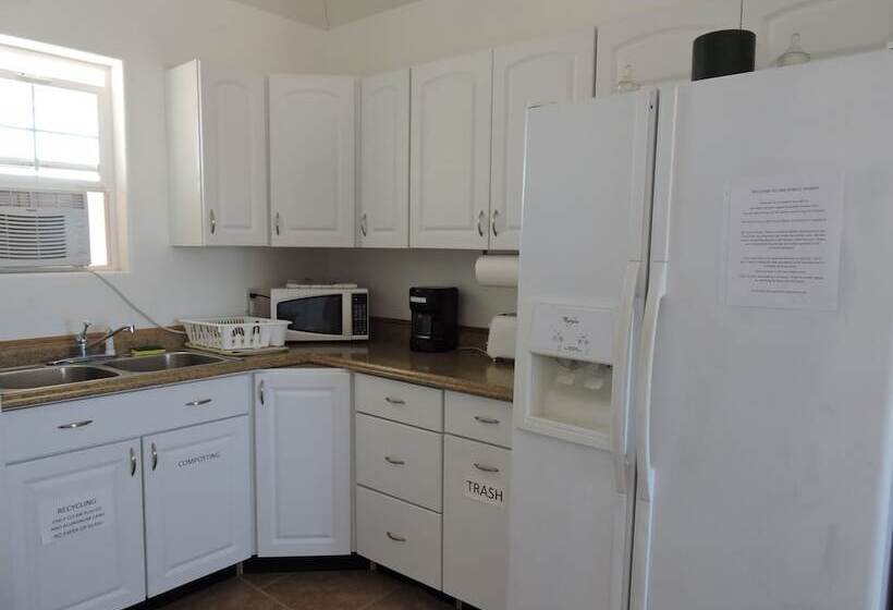 بنسيون Lake Powell Manor