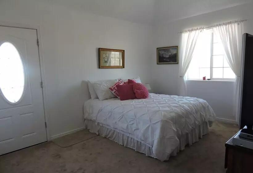 ペンション Lake Powell Manor