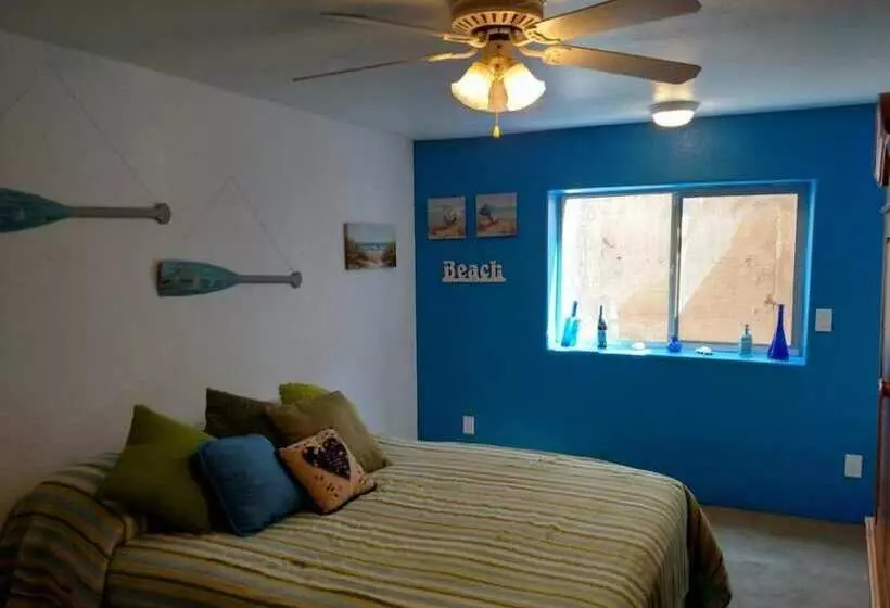 ペンション Lake Powell Manor