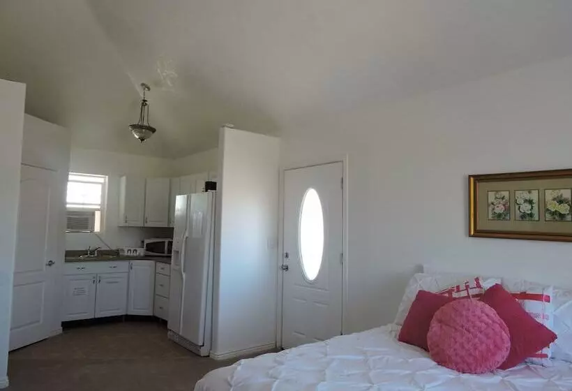 ペンション Lake Powell Manor