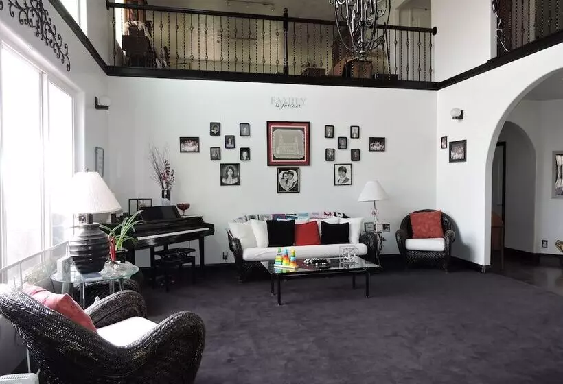 ペンション Lake Powell Manor