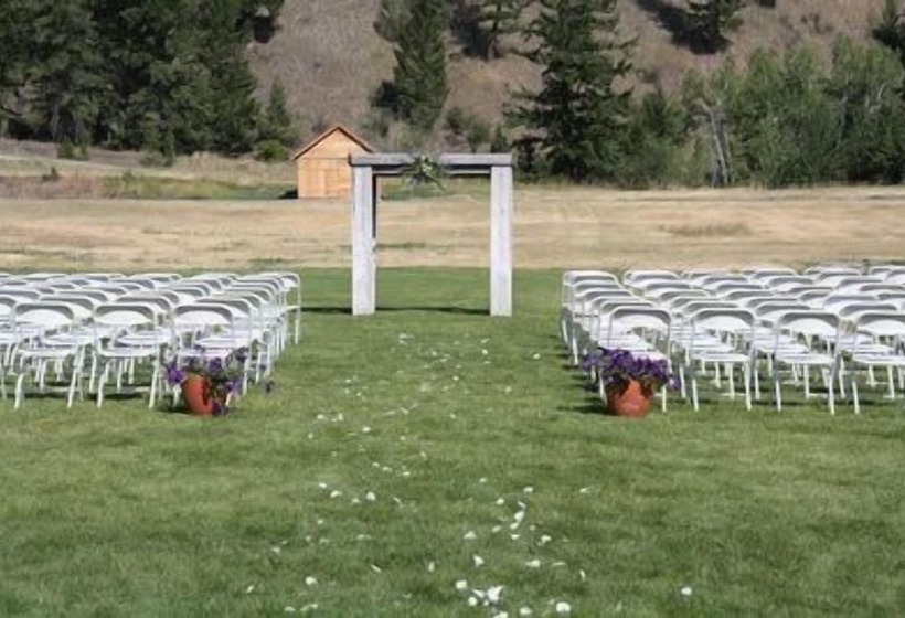 Riverstone Family Lodge