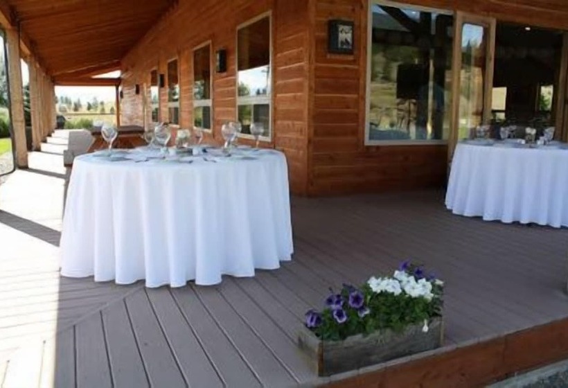 Riverstone Family Lodge