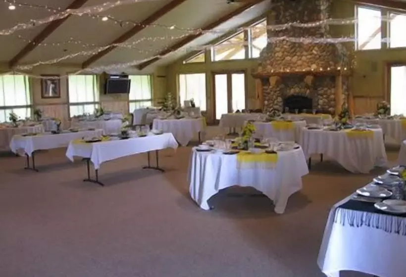 Riverstone Family Lodge