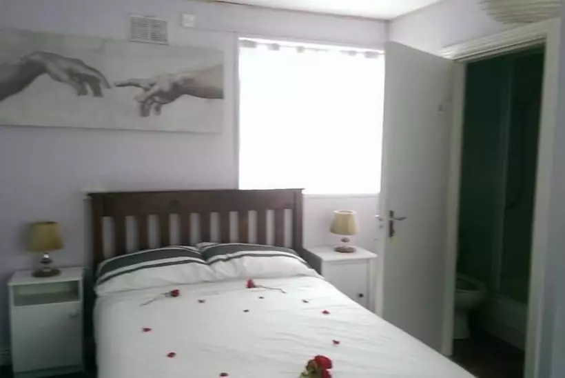 Aamiaismajoitus (B&B) Evergreen House