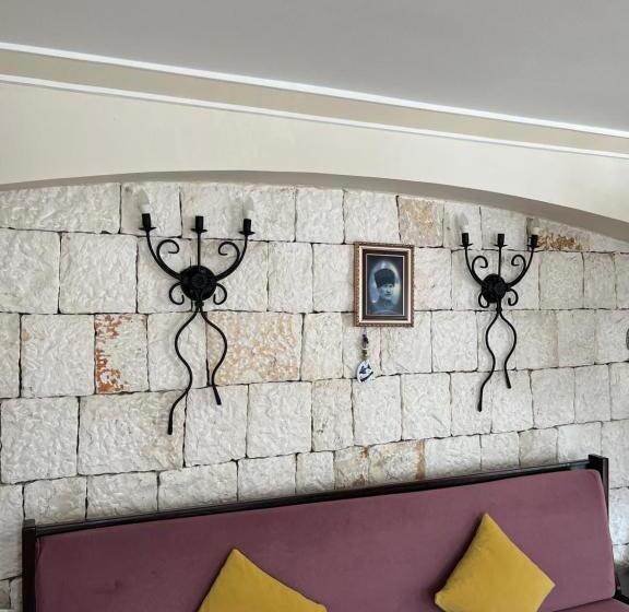 تختخواب و صبحانه Talay Pansiyon