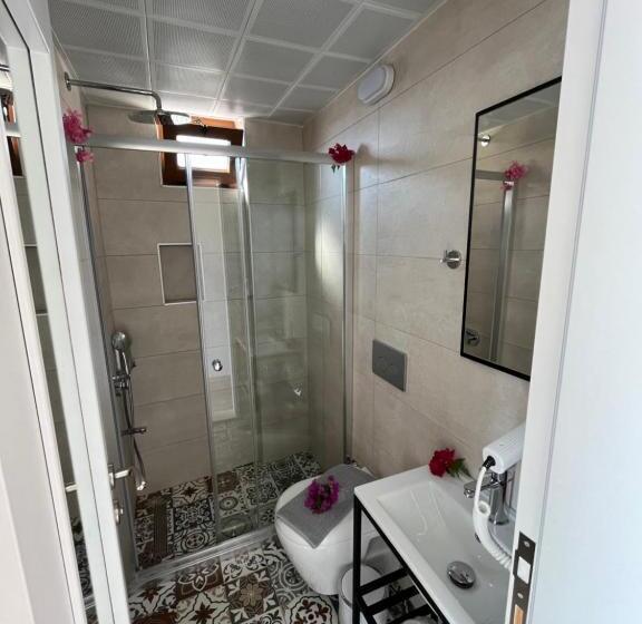 تختخواب و صبحانه Talay Pansiyon