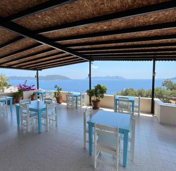 تختخواب و صبحانه Talay Pansiyon