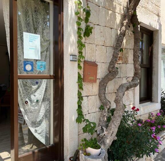 تختخواب و صبحانه Talay Pansiyon