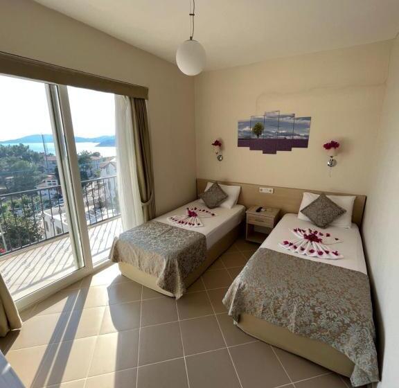 تختخواب و صبحانه Talay Pansiyon