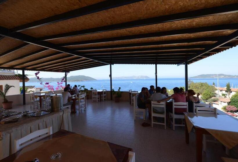 تختخواب و صبحانه Talay Pansiyon