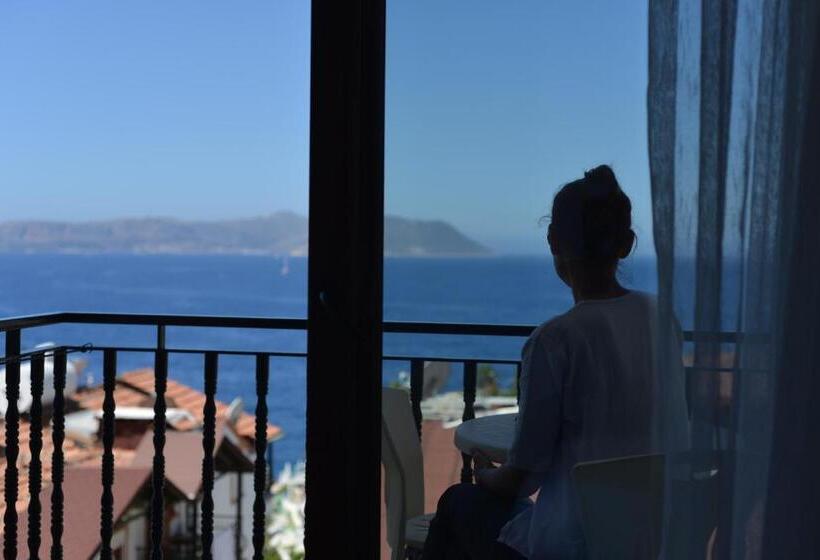 تختخواب و صبحانه Talay Pansiyon