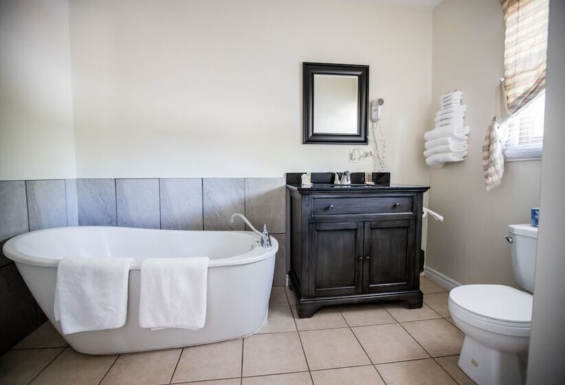 Georges Mountain Village