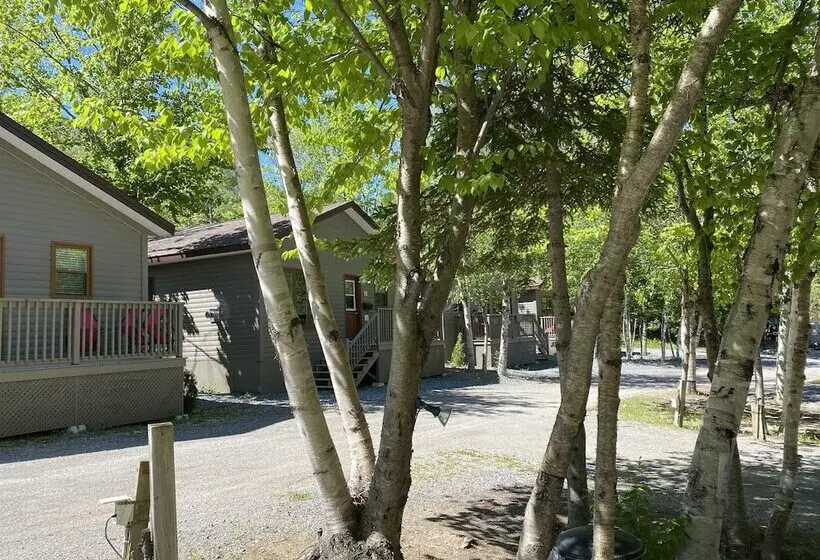 Georges Mountain Village