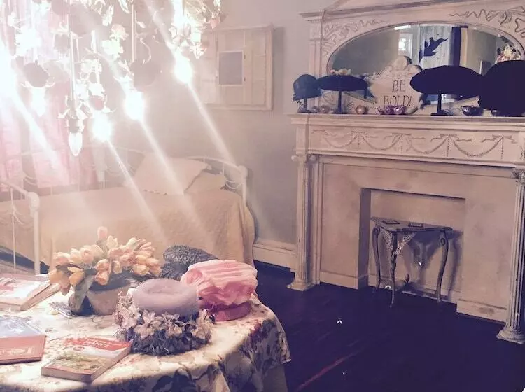 Grace Manor Bed And Breakfast