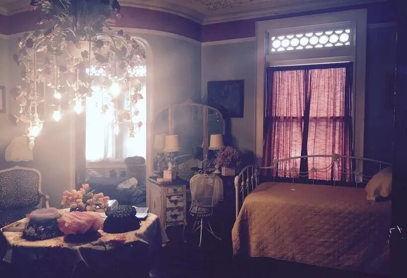 Grace Manor Bed And Breakfast