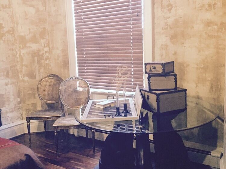 Grace Manor Bed And Breakfast