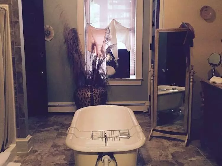 Grace Manor Bed And Breakfast