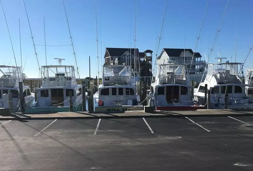 Motelli Hatteras Harbor Marina