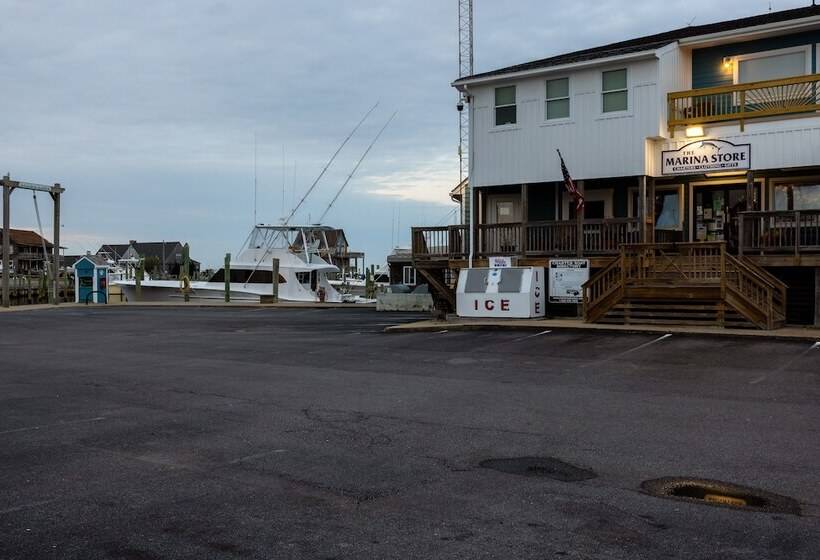 汽车旅馆  Hatteras Harbor Marina