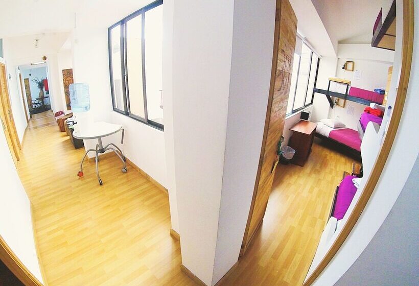 Hostal De La 57   Hostel