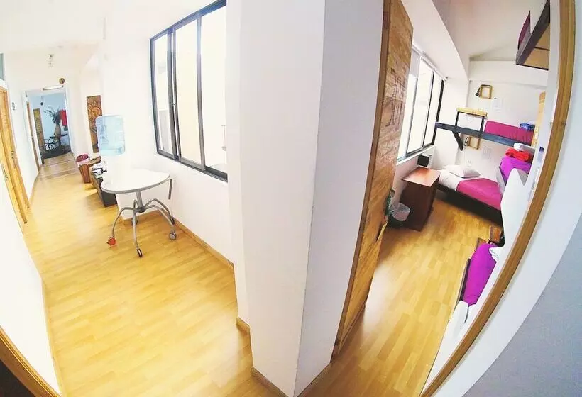 Hostal De La 57   Hostel