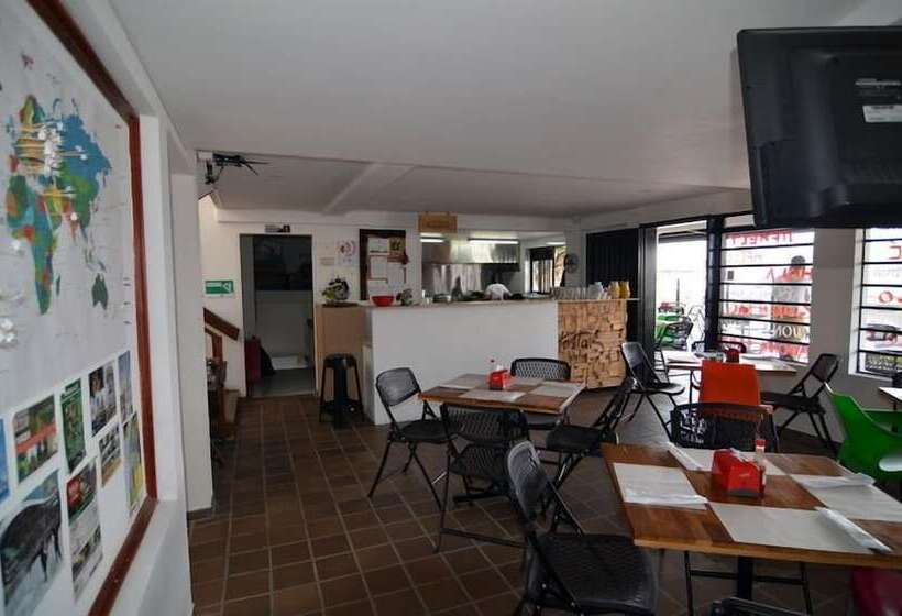 Hostal De La 57   Hostel