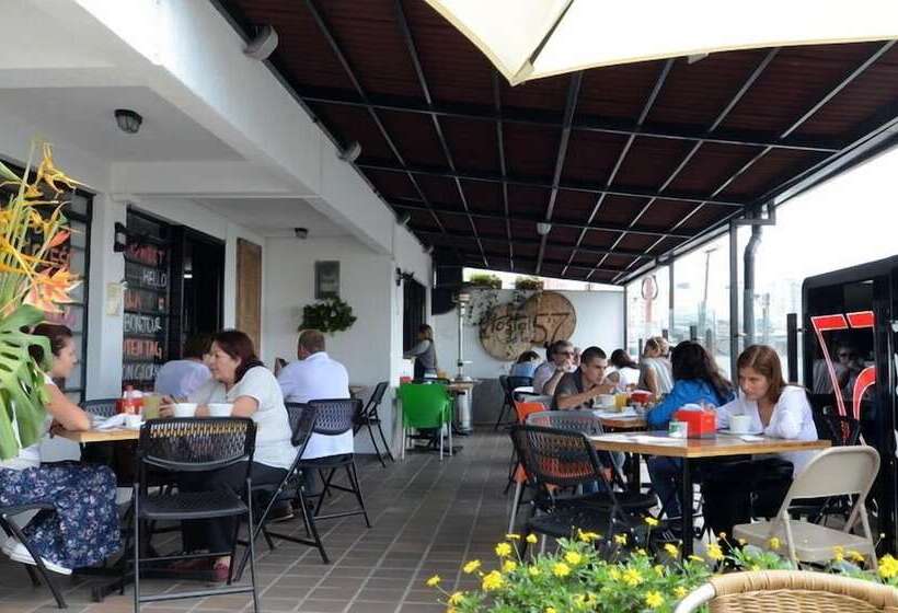 Hostal De La 57   Hostel