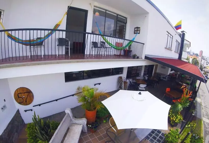 Hostal De La 57   Hostel