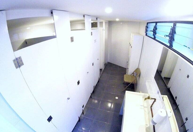 Hostal De La 57   Hostel