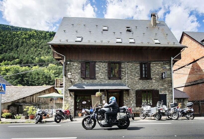 مسافرخانه Ostería Roc N Cris Homebrew