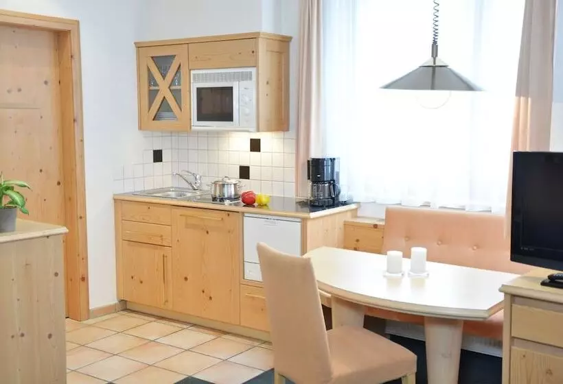 ホテル Appartements Aurikel Corso