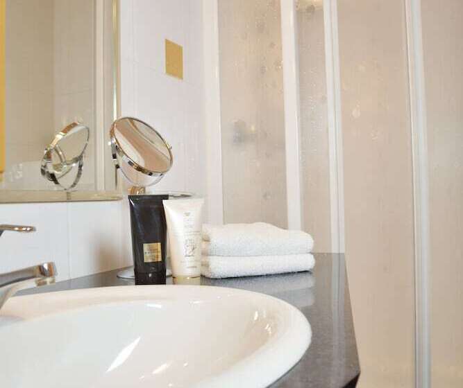 هتل Appartements Aurikel Corso