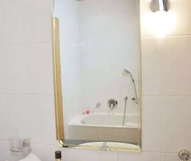 ホテル Appartements Aurikel Corso