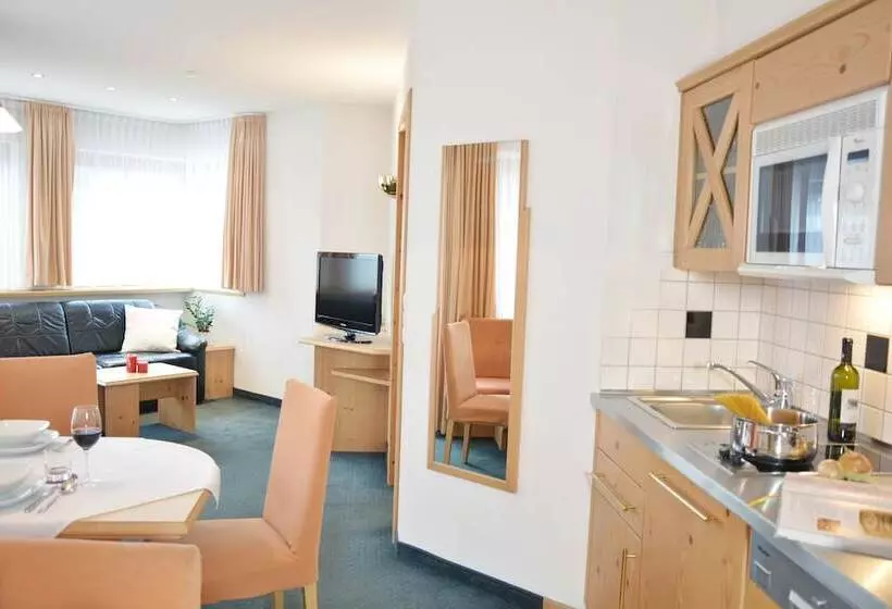 ホテル Appartements Aurikel Corso