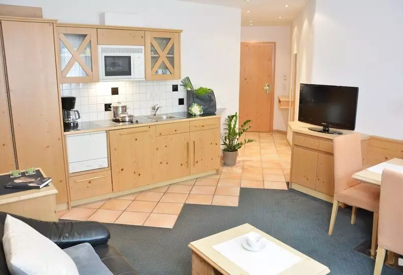 ホテル Appartements Aurikel Corso