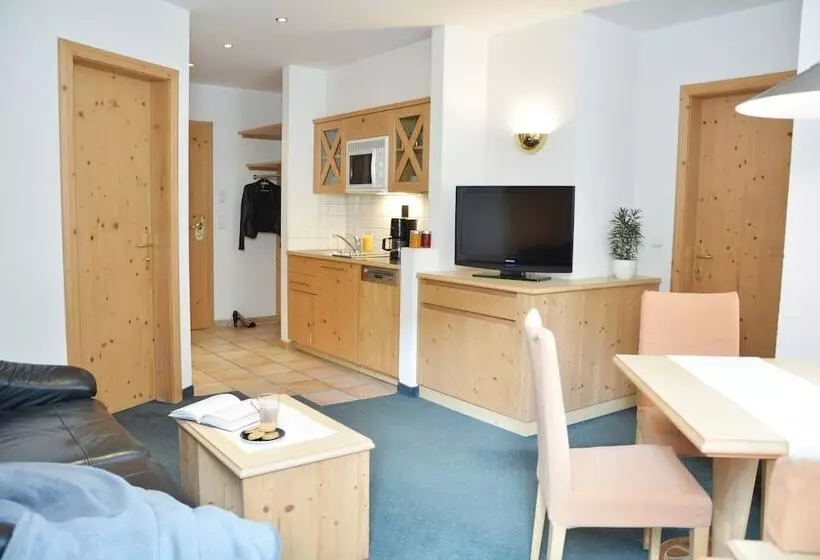 ホテル Appartements Aurikel Corso